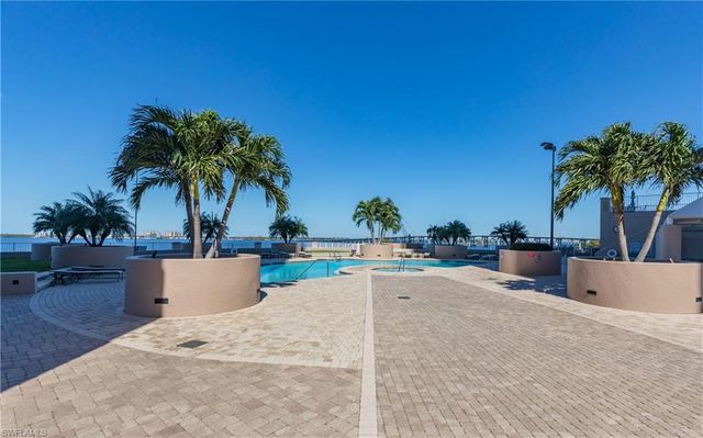 2090 W First ST # J2510, Fort Myers, FL 33901