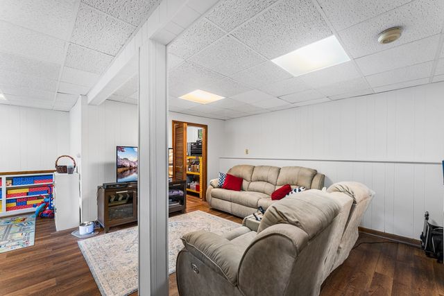 35 Donna Rd, Holliston, MA 01746