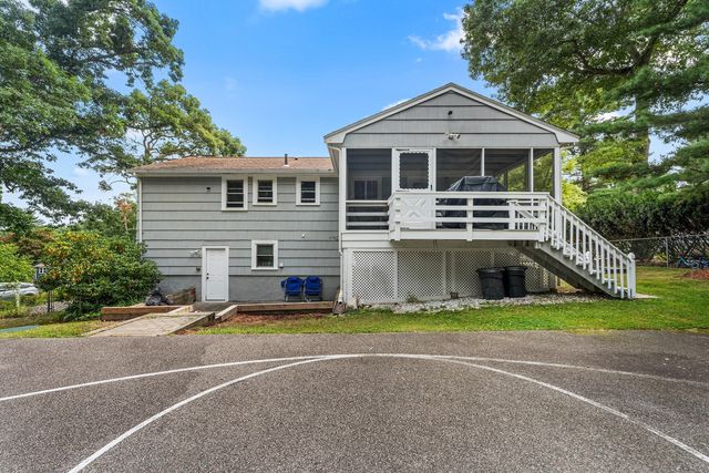 35 Donna Rd, Holliston, MA 01746