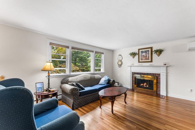 35 Donna Rd, Holliston, MA 01746