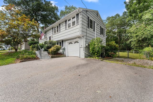 35 Donna Rd, Holliston, MA 01746