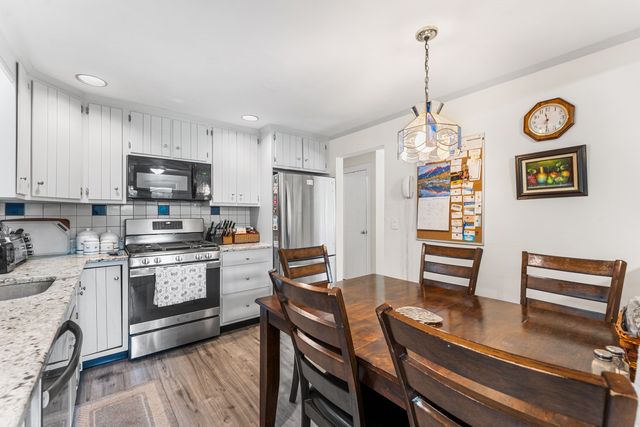 35 Donna Rd, Holliston, MA 01746