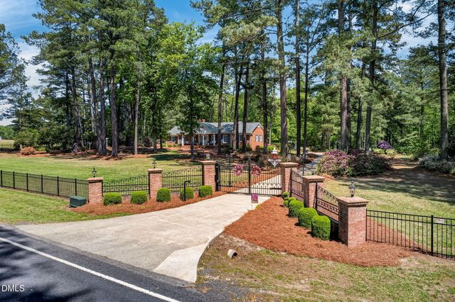 1046 Johnson Road, Coats, NC 27521