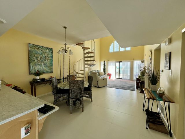 799 W Ocean Dr Unit 304, Key Colony, FL 33051