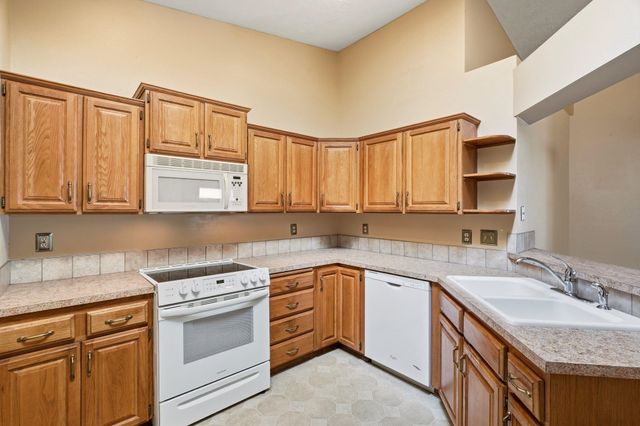 6907 N HAMILTON St, Spokane, WA 99208