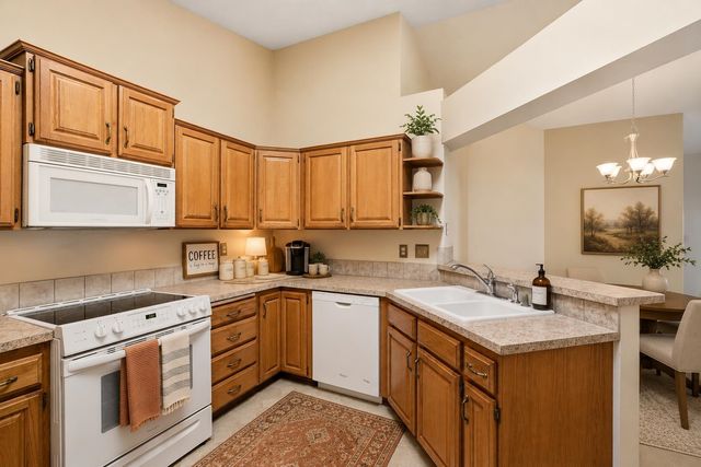 6907 N HAMILTON St, Spokane, WA 99208