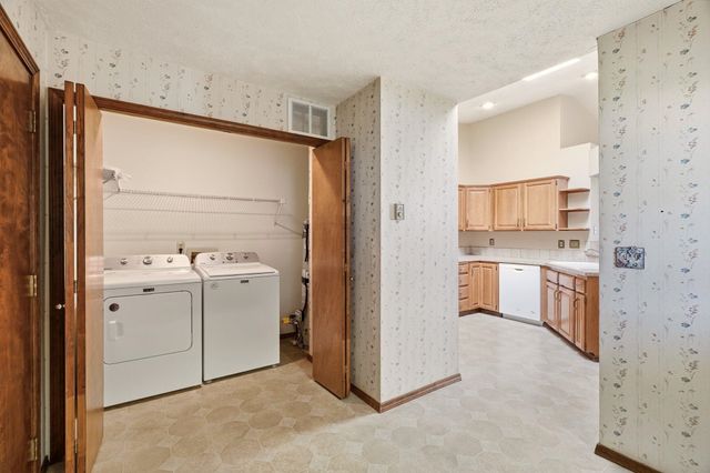 6907 N HAMILTON St, Spokane, WA 99208