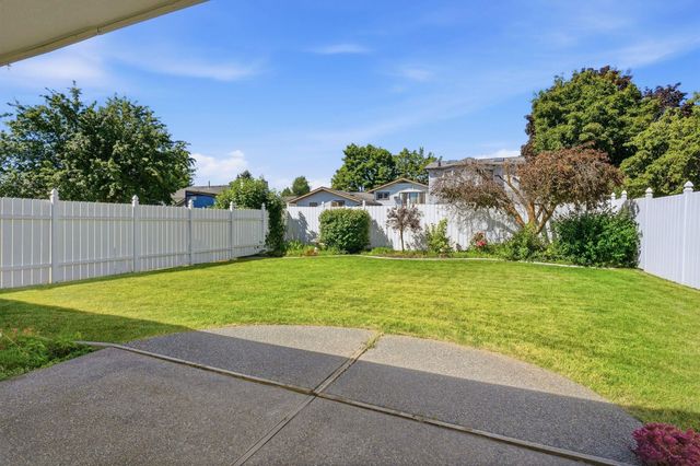 6907 N HAMILTON St, Spokane, WA 99208