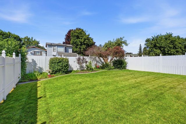 6907 N HAMILTON St, Spokane, WA 99208