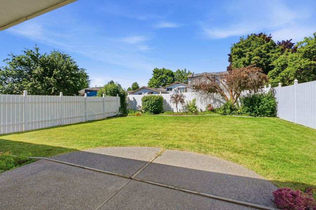 6907 N HAMILTON St, Spokane, WA 99208