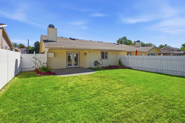 6907 N HAMILTON St, Spokane, WA 99208