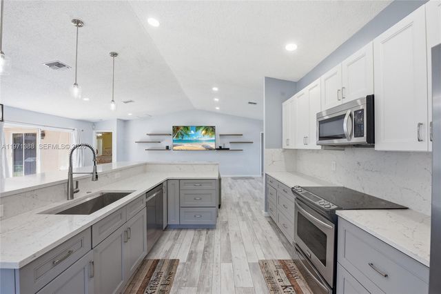 3810 NW 58th St, Coconut Creek, FL 33073