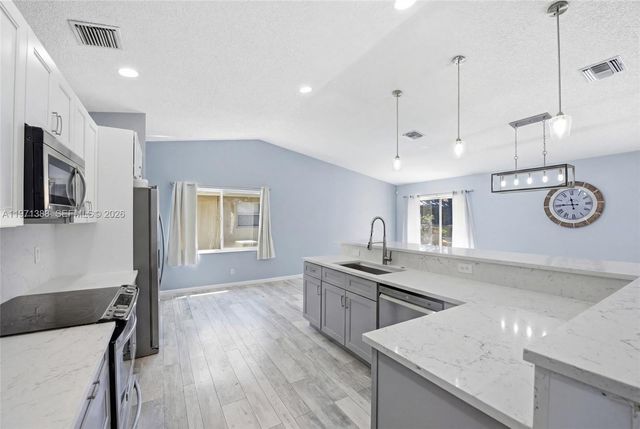 3810 NW 58th St, Coconut Creek, FL 33073