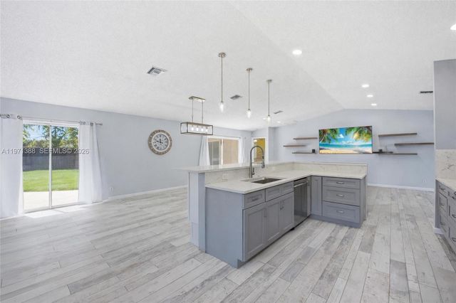 3810 NW 58th St, Coconut Creek, FL 33073