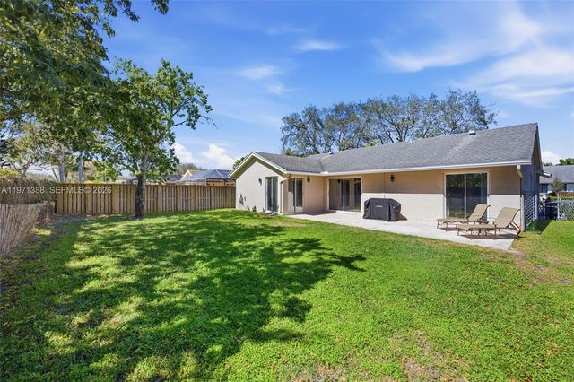 3810 NW 58th St, Coconut Creek, FL 33073