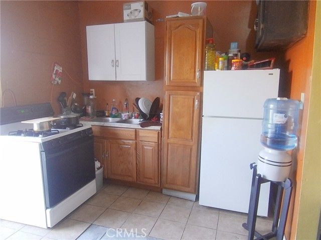 8310 S Broadway, Los Angeles, CA 90003