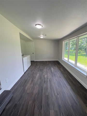 55 Periwinkle Court, Lake Jackson, TX 77566