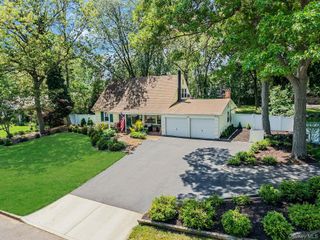 20 Wintergreen Drive, Coram, NY 11727