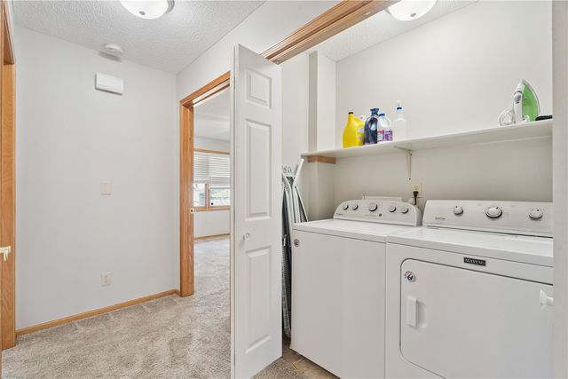 140 35th St Drive SE 3, Cedar Rapids, IA 52403