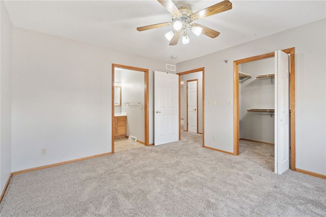 140 35th St Drive SE 3, Cedar Rapids, IA 52403