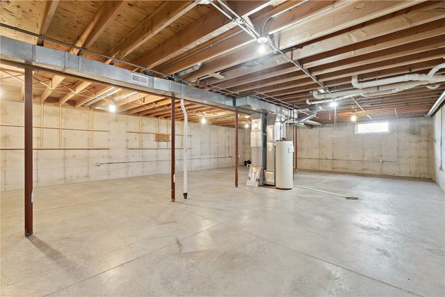 140 35th St Drive SE 3, Cedar Rapids, IA 52403