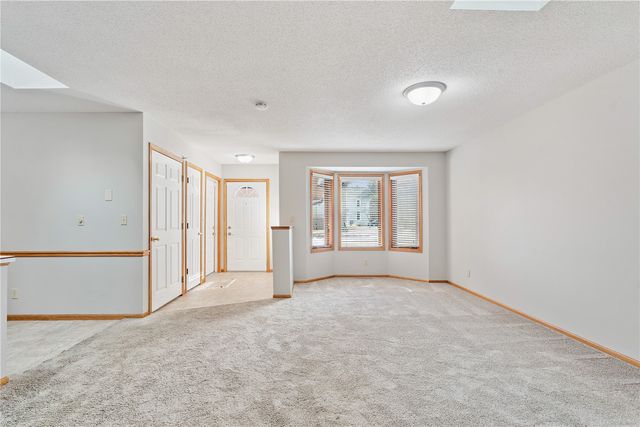 140 35th St Drive SE 3, Cedar Rapids, IA 52403