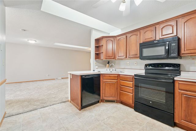 140 35th St Drive SE 3, Cedar Rapids, IA 52403