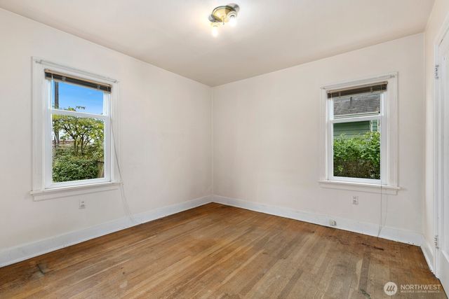 4052 44th Avenue SW, Seattle, WA 98116