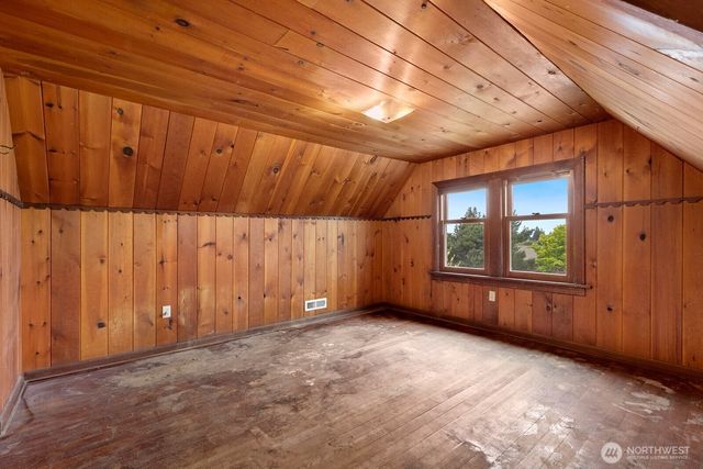 4052 44th Avenue SW, Seattle, WA 98116