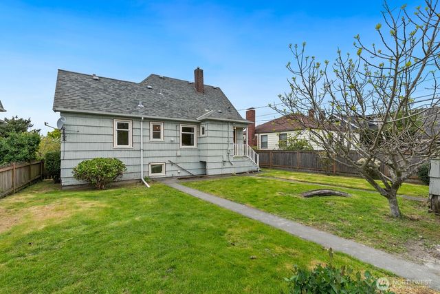 4052 44th Avenue SW, Seattle, WA 98116