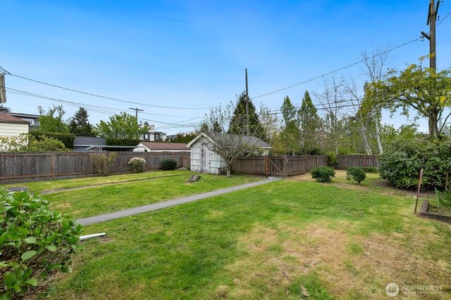 4052 44th Avenue SW, Seattle, WA 98116