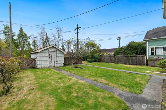 4052 44th Avenue SW, Seattle, WA 98116