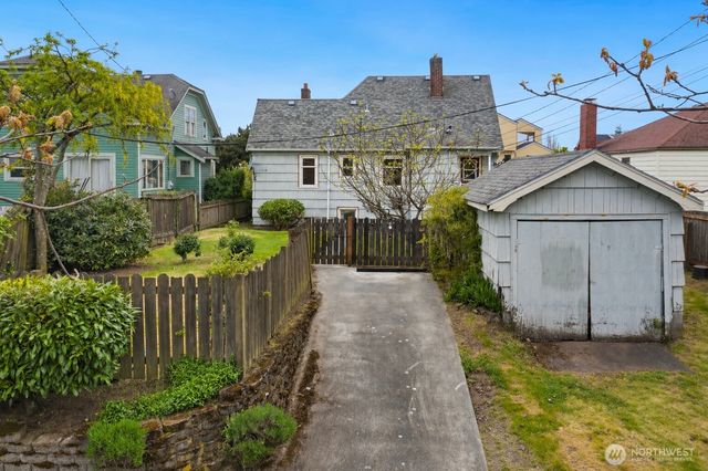 4052 44th Avenue SW, Seattle, WA 98116