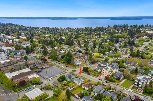 4052 44th Avenue SW, Seattle, WA 98116