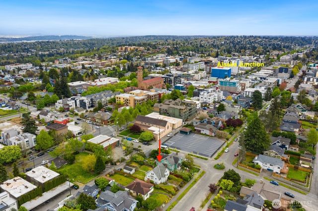 4052 44th Avenue SW, Seattle, WA 98116