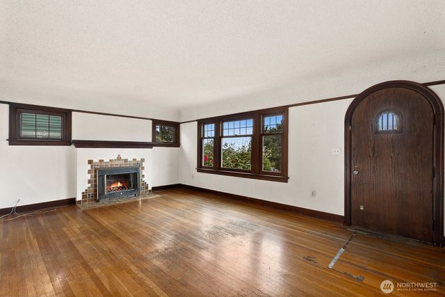 4052 44th Avenue SW, Seattle, WA 98116