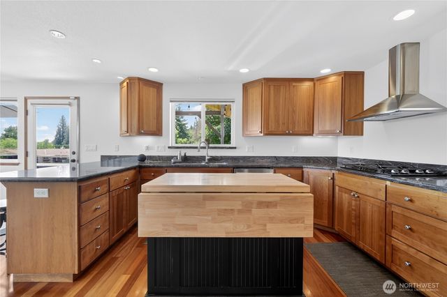 8523 67th Avenue Ct E, Puyallup, WA 98371