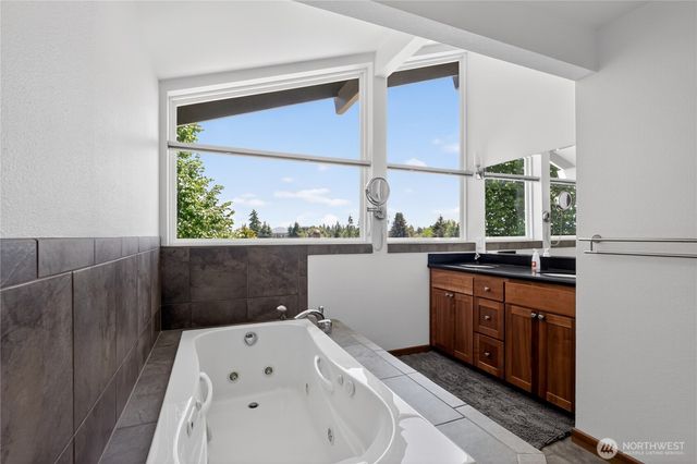 8523 67th Avenue Ct E, Puyallup, WA 98371