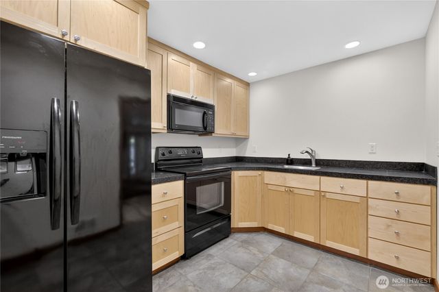8523 67th Avenue Ct E, Puyallup, WA 98371