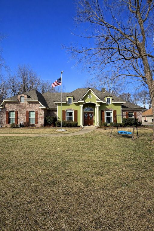 1005 Fawn Holw, Bossier City, LA 71111