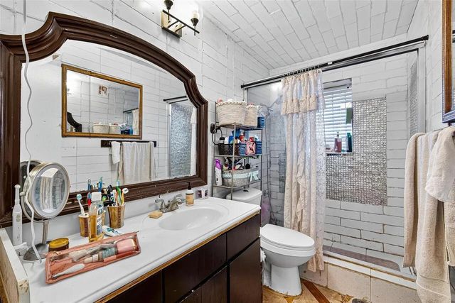 5006 Ridge Creek Circle, Houston, TX 77053