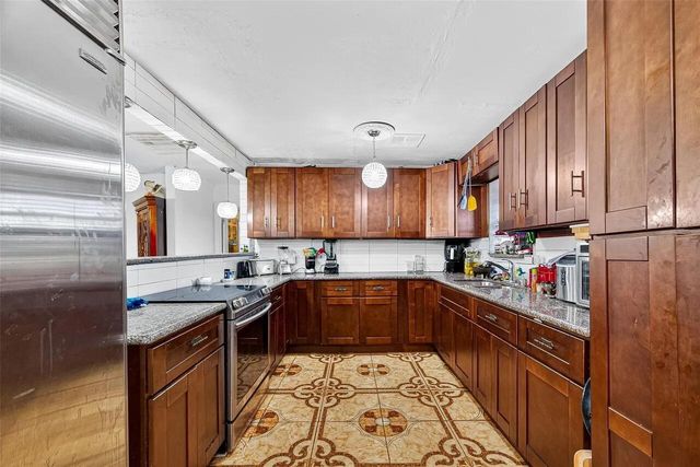 5006 Ridge Creek Circle, Houston, TX 77053