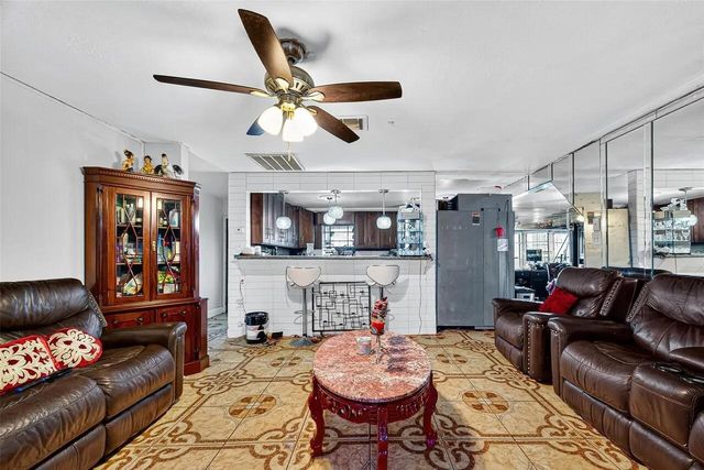 5006 Ridge Creek Circle, Houston, TX 77053