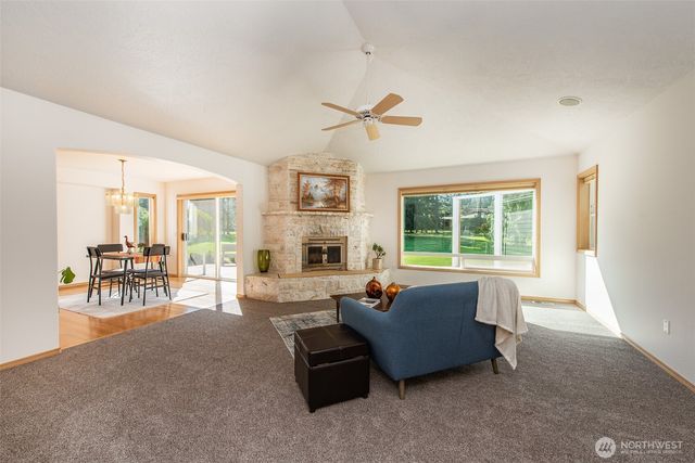 292 Foursome Drive, Sequim, WA 98382