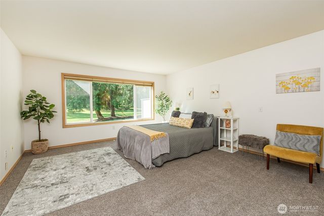 292 Foursome Drive, Sequim, WA 98382