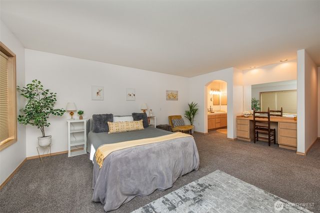 292 Foursome Drive, Sequim, WA 98382