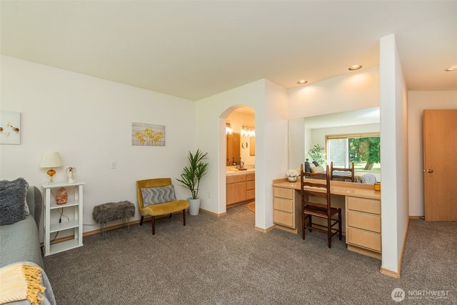 292 Foursome Drive, Sequim, WA 98382