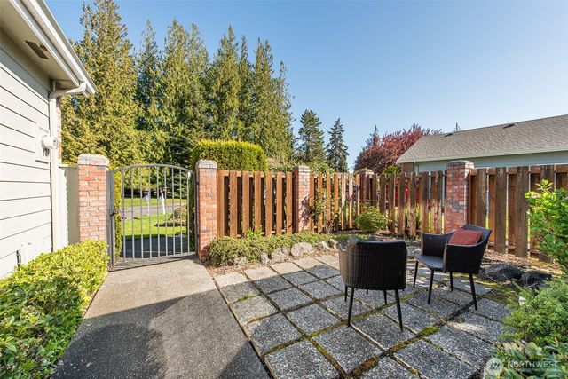292 Foursome Drive, Sequim, WA 98382
