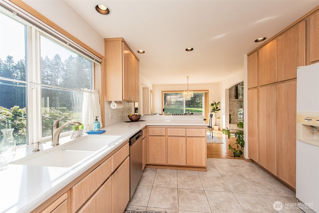 292 Foursome Drive, Sequim, WA 98382