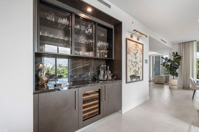 475 E ROYAL PALM Road 306, Boca Raton, FL 33432